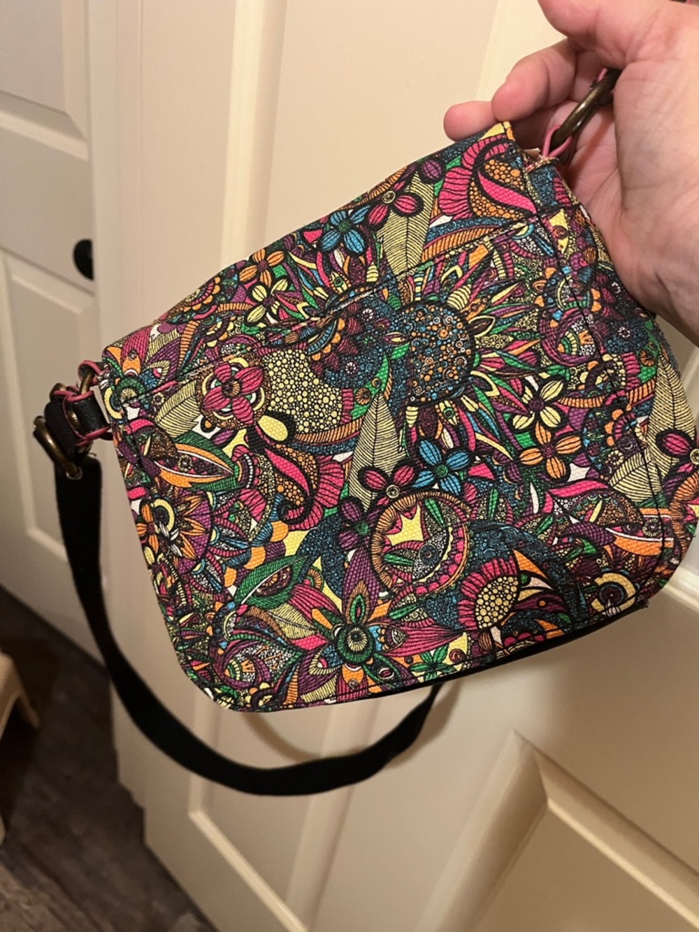 Sakroots Black-Strap Multicolor Floral Crossbody EUC fold over magnetic button - Picture 3 of 12